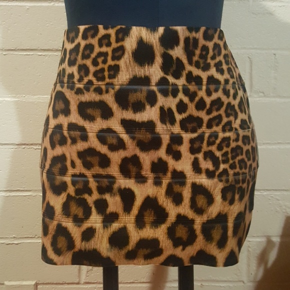 Dresses & Skirts - NWT Bandage Mini Skirt